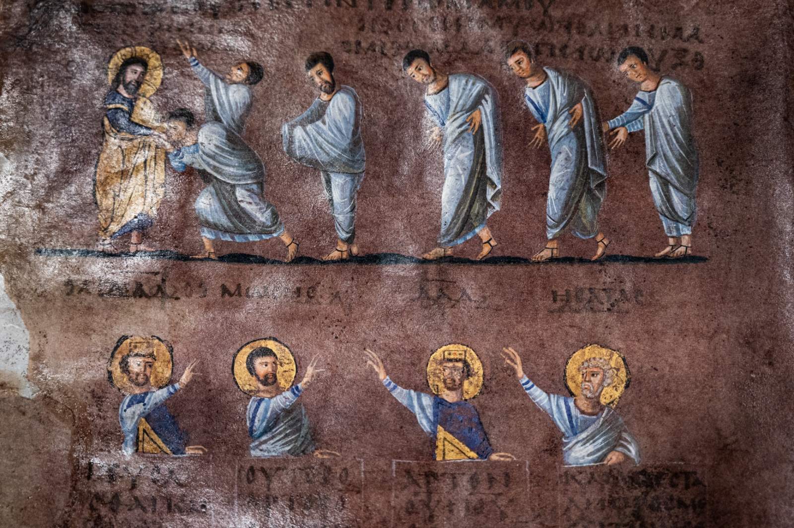 Dettaglio di una miniatura del Codex: Cristo e gli apostoli in fila, sotto quattro profeti con il braccio alzato